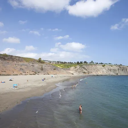 Los Cabosos 40, Pasito Blanco, Gran Canaria Nyaraló