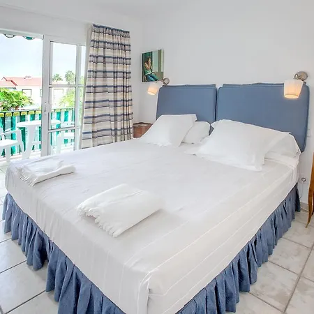 Los Cabosos 40, Pasito Blanco, Gran Canaria *
